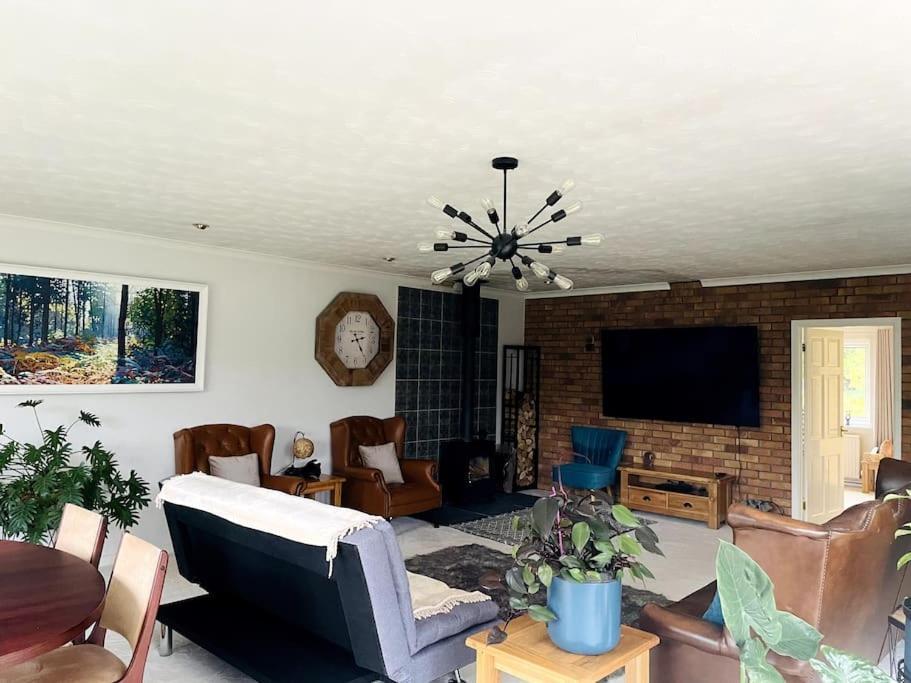 Karinya Suite Llanvaches Exterior photo